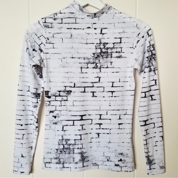 Scapes NY long sleeve top - Picture 2 of 5